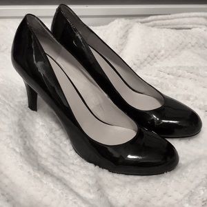Nine West Black patent heels 👠 pumps size 10